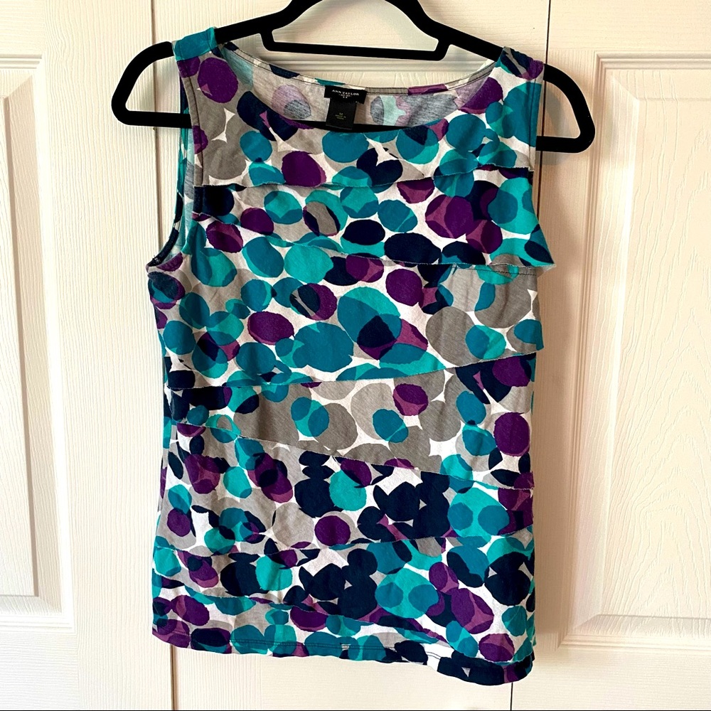 Ann Taylor Sleeveless top Medium